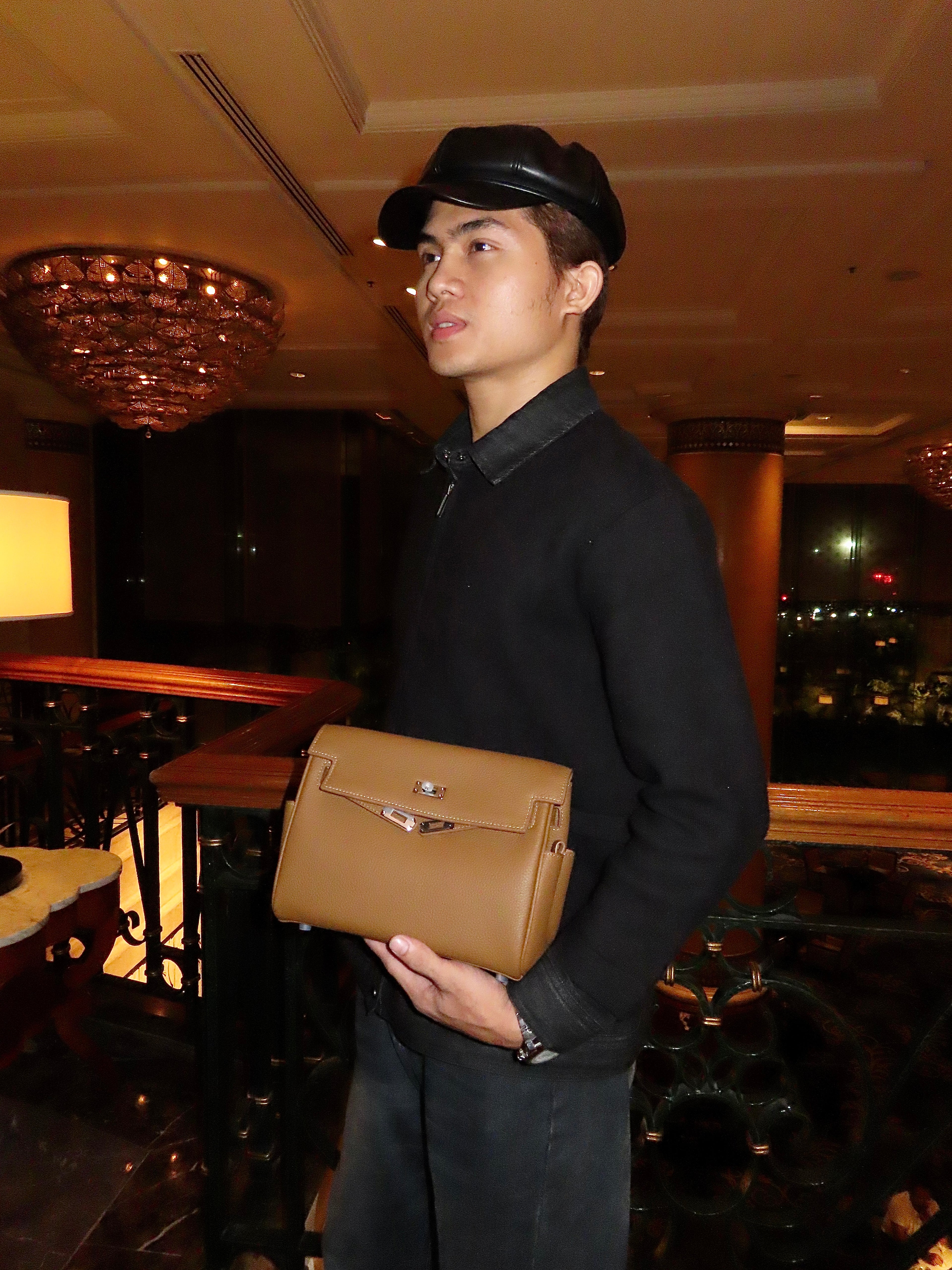 [KM-2] 25CM COWHIDE TOGO LEATHER K||Y INSPIRED UNISEX CROSS-BODY BAG