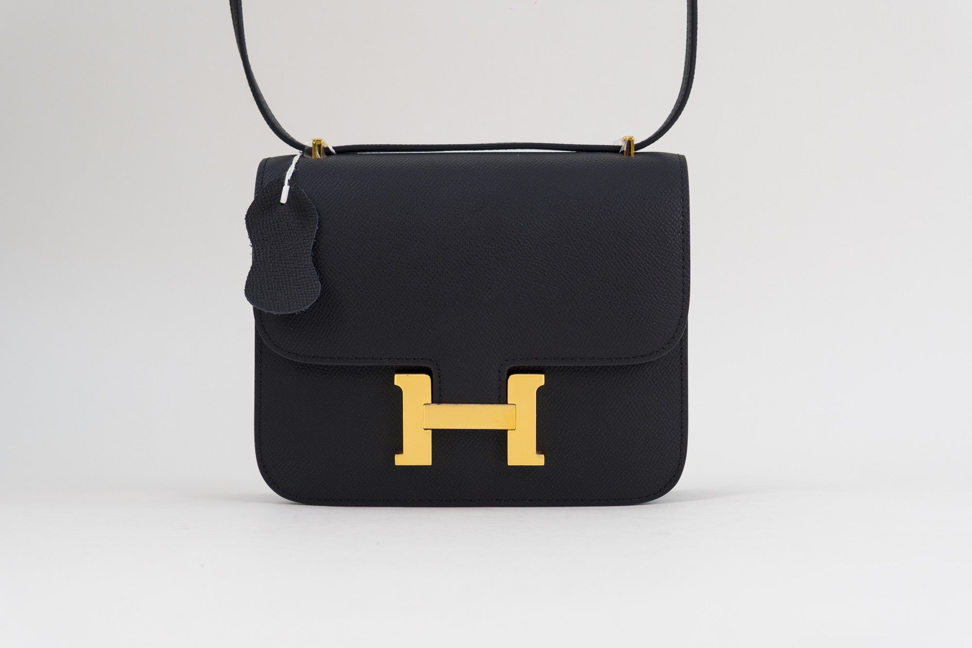 Saloria Constance 18 in Black