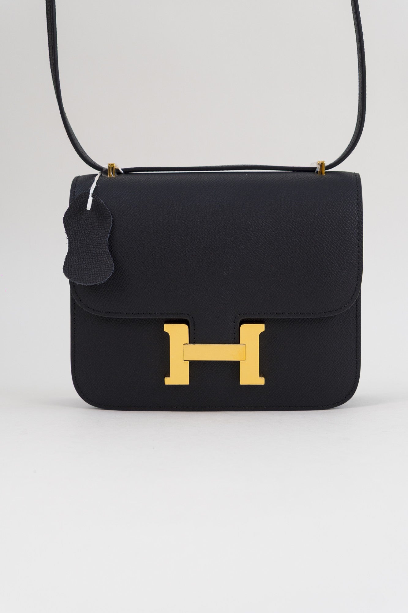 Saloria Constance 18 in Black