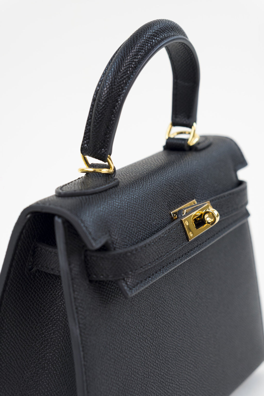 Saloria Kelly 22 in Black