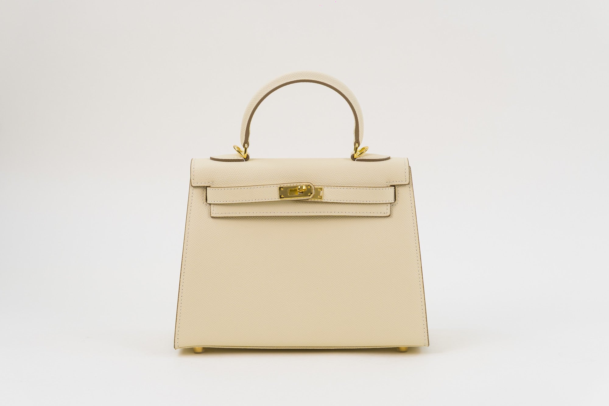 Saloria Kelly 22 in White