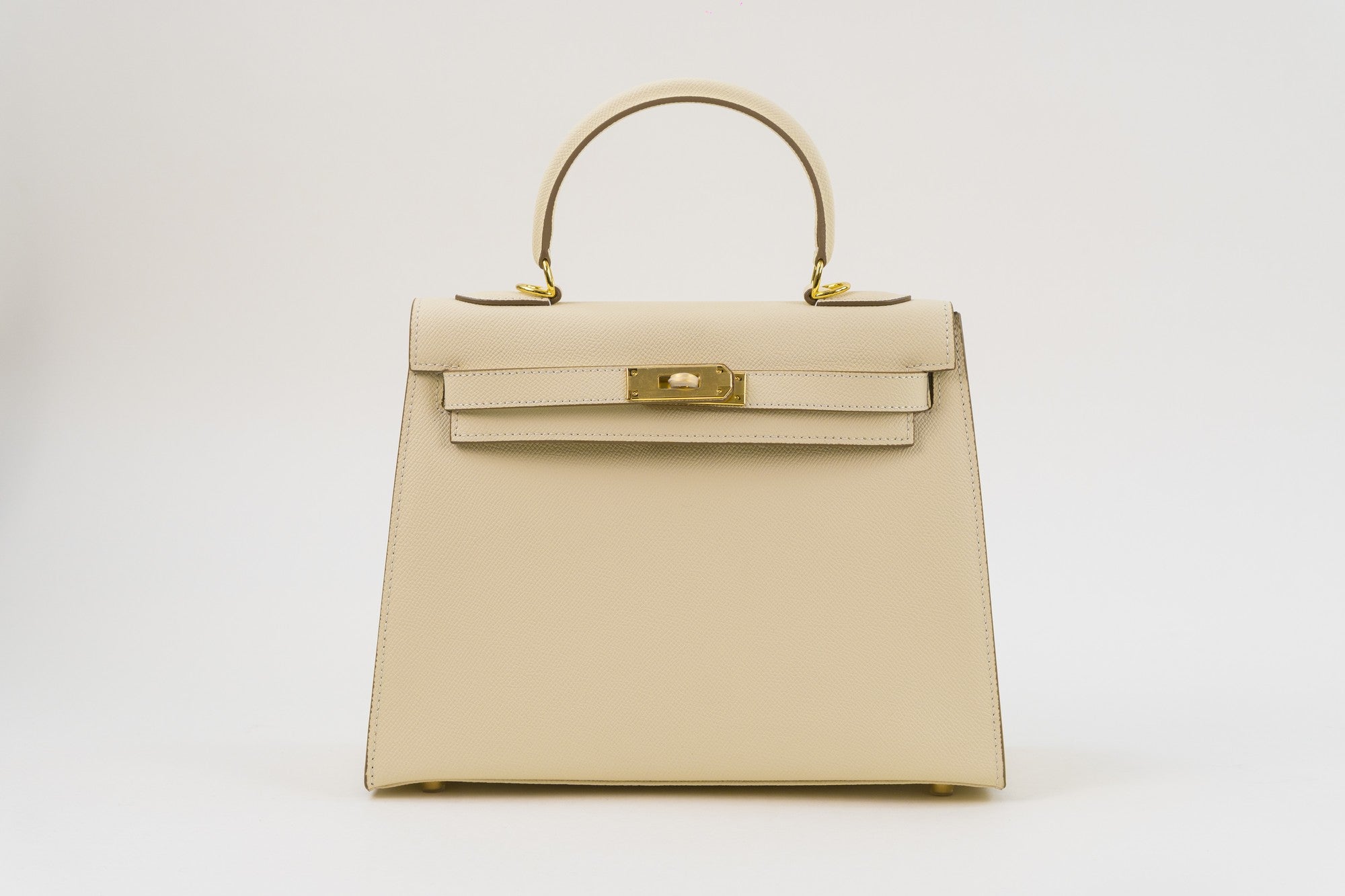 Saloria Kelly 22 in White