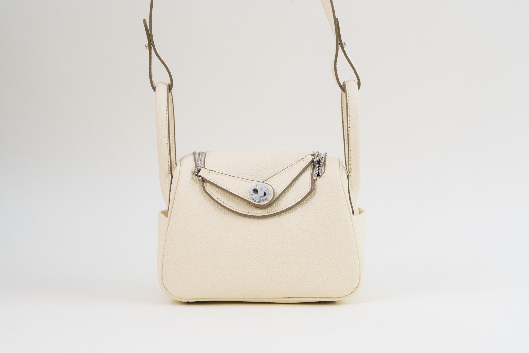 Saloria Kelly 28 in White