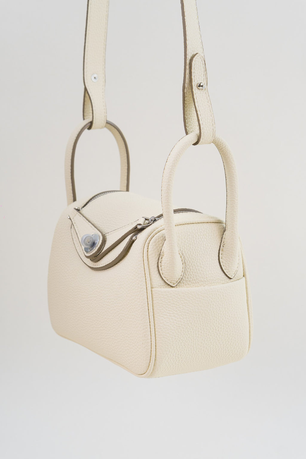 Saloria Kelly 28 in White