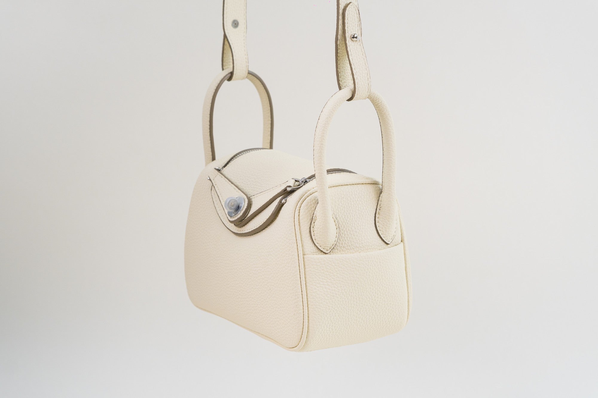 Saloria Kelly 28 in White