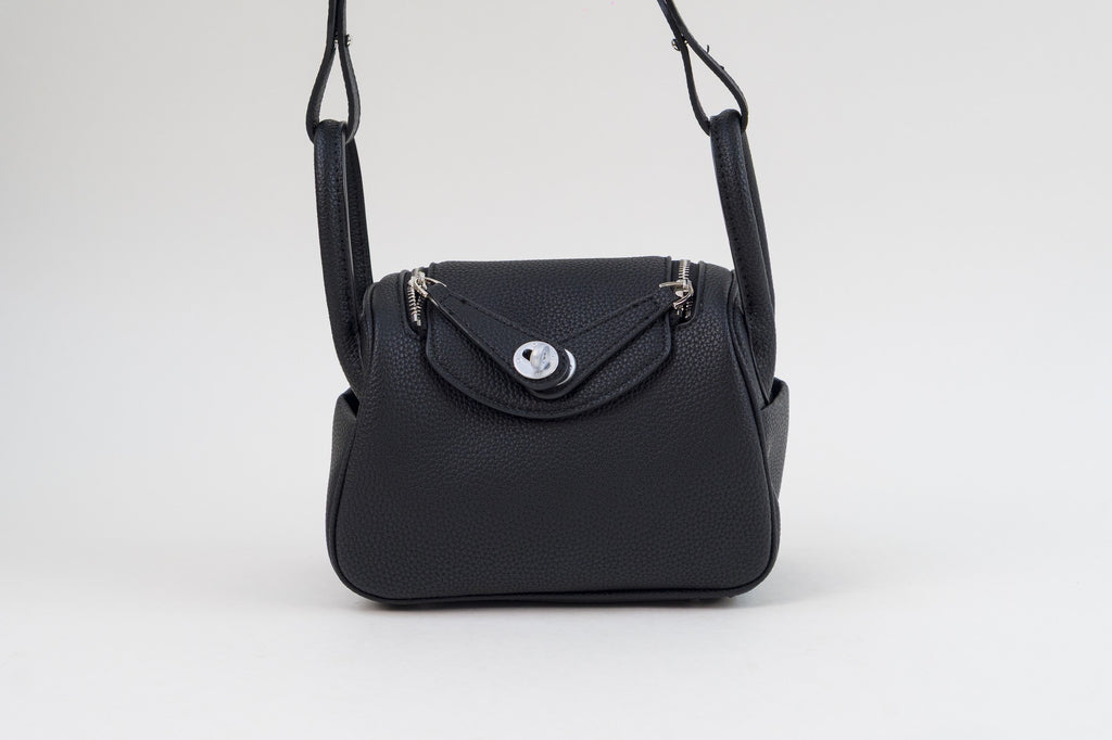 Saloria Lindy 26 in Black
