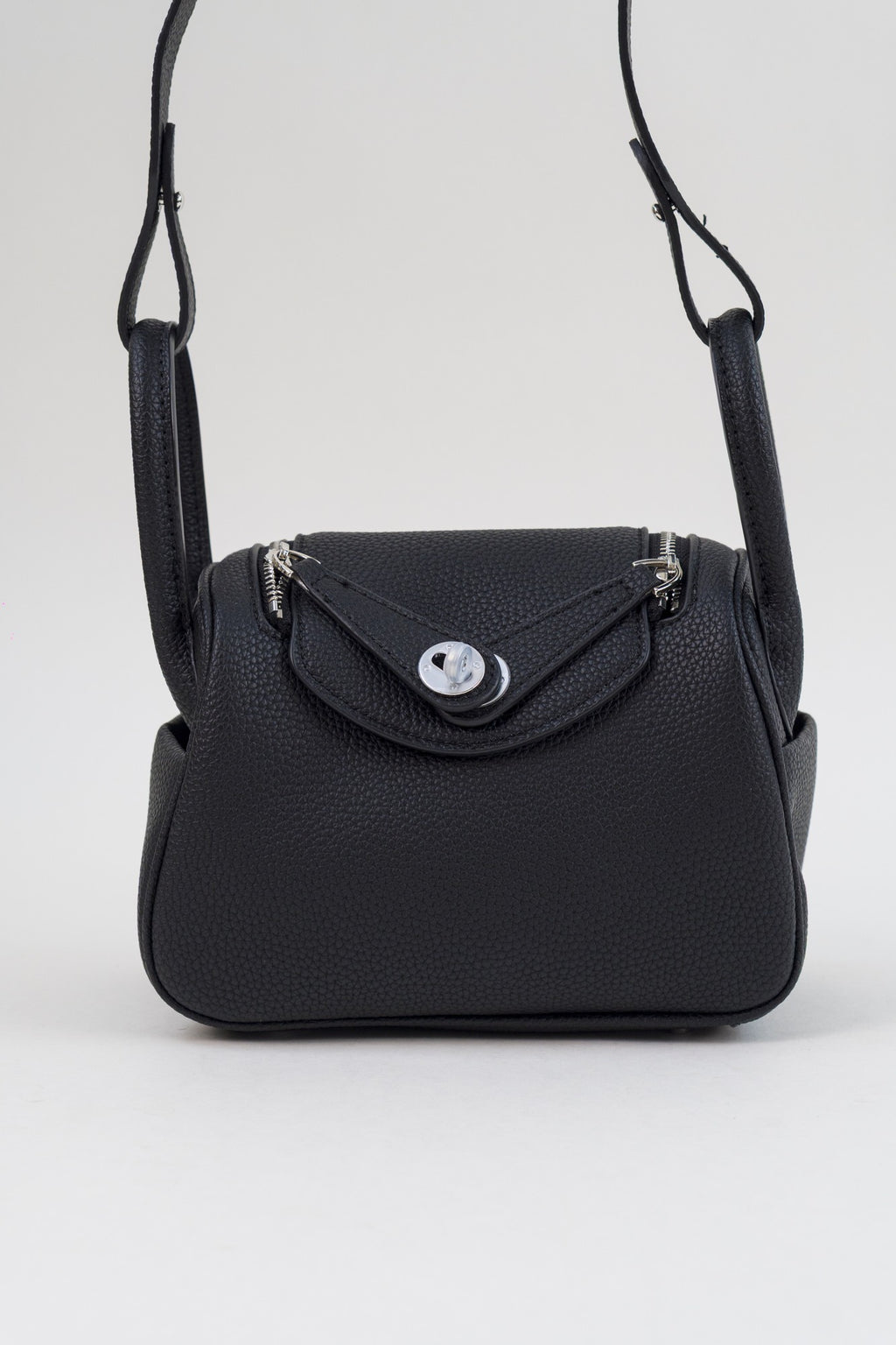 Saloria Lindy 26 in Black