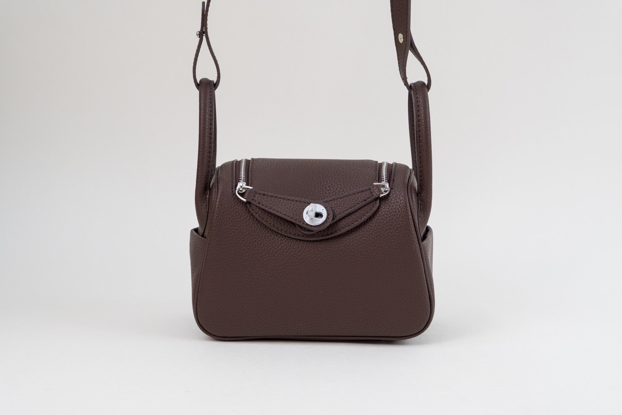 Saloria Lindy 26 in Red