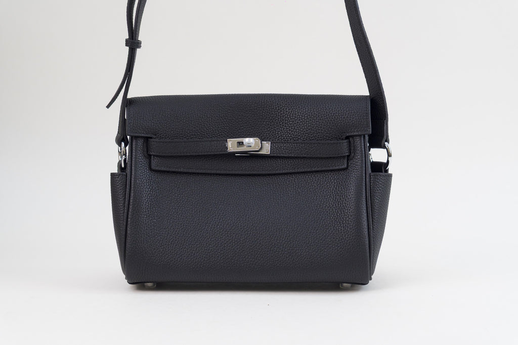 Saloria Messenger in Black
