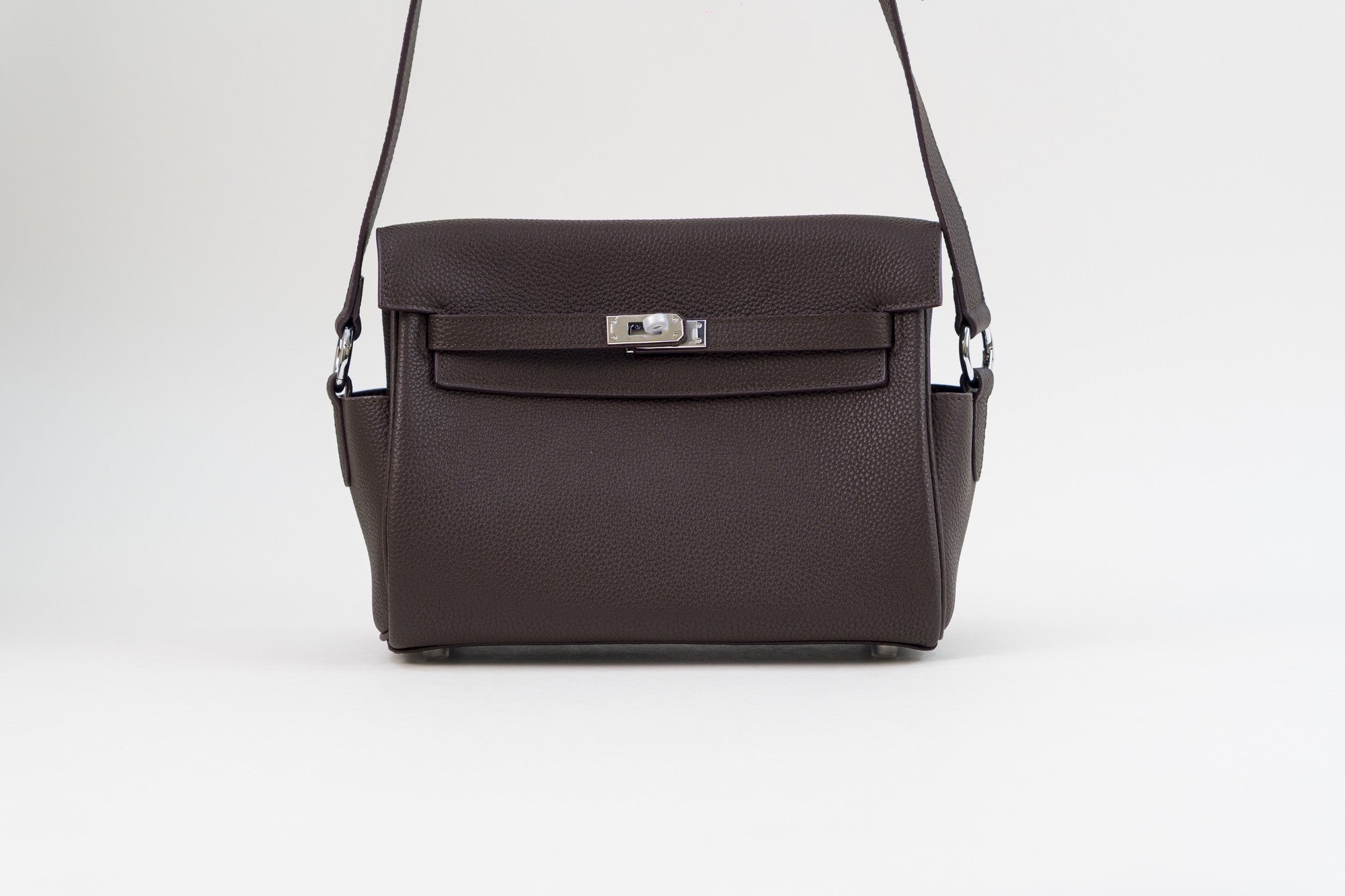 Saloria Messenger in Brown