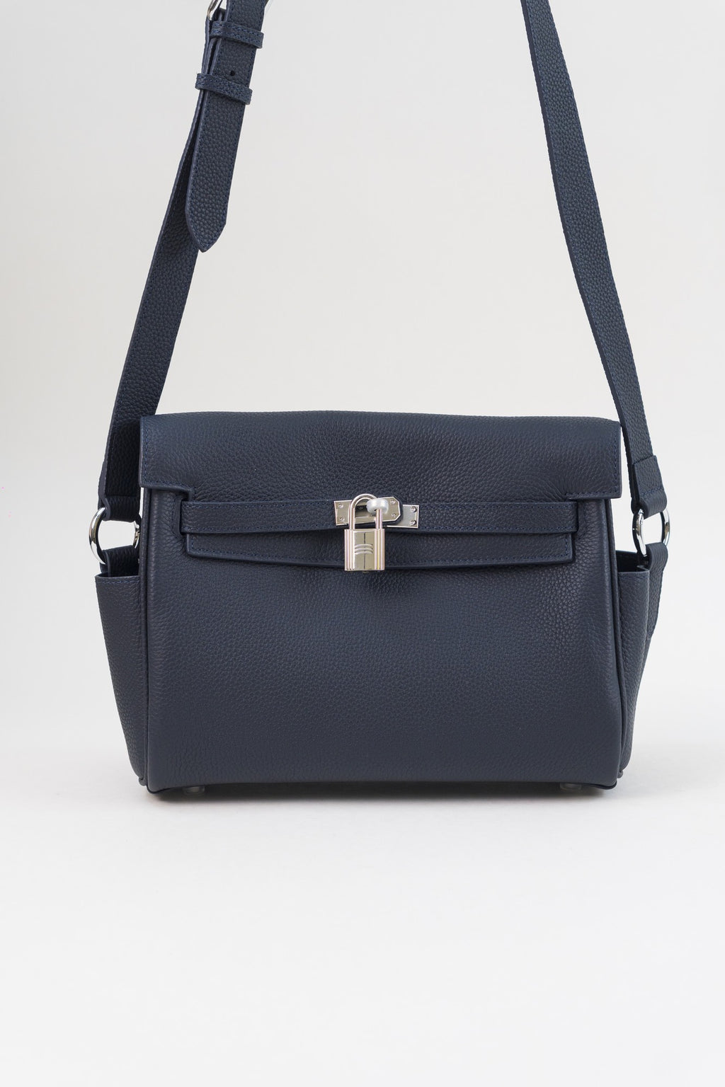 Saloria Messenger in Midnight B.