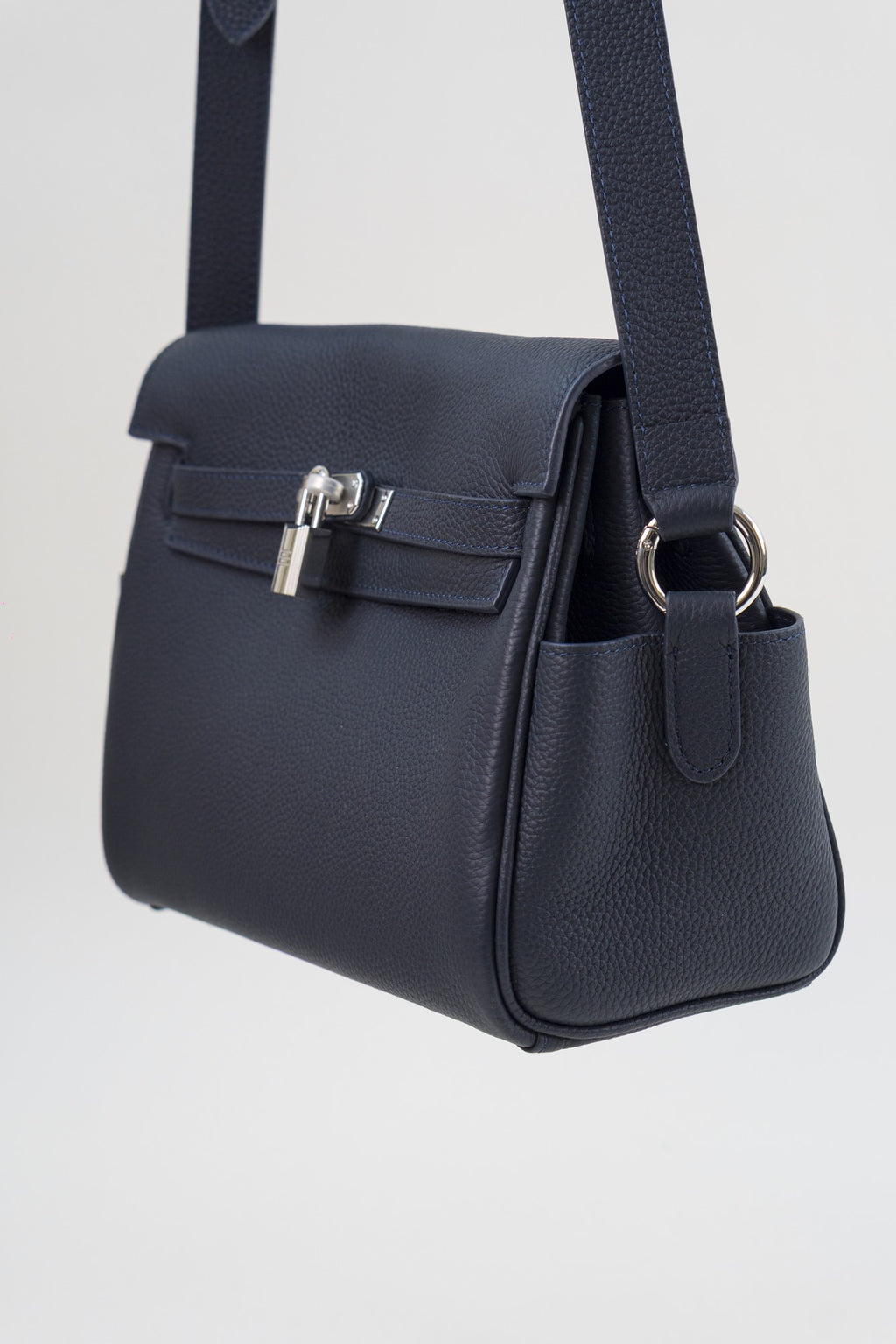 Saloria Messenger in Midnight B.